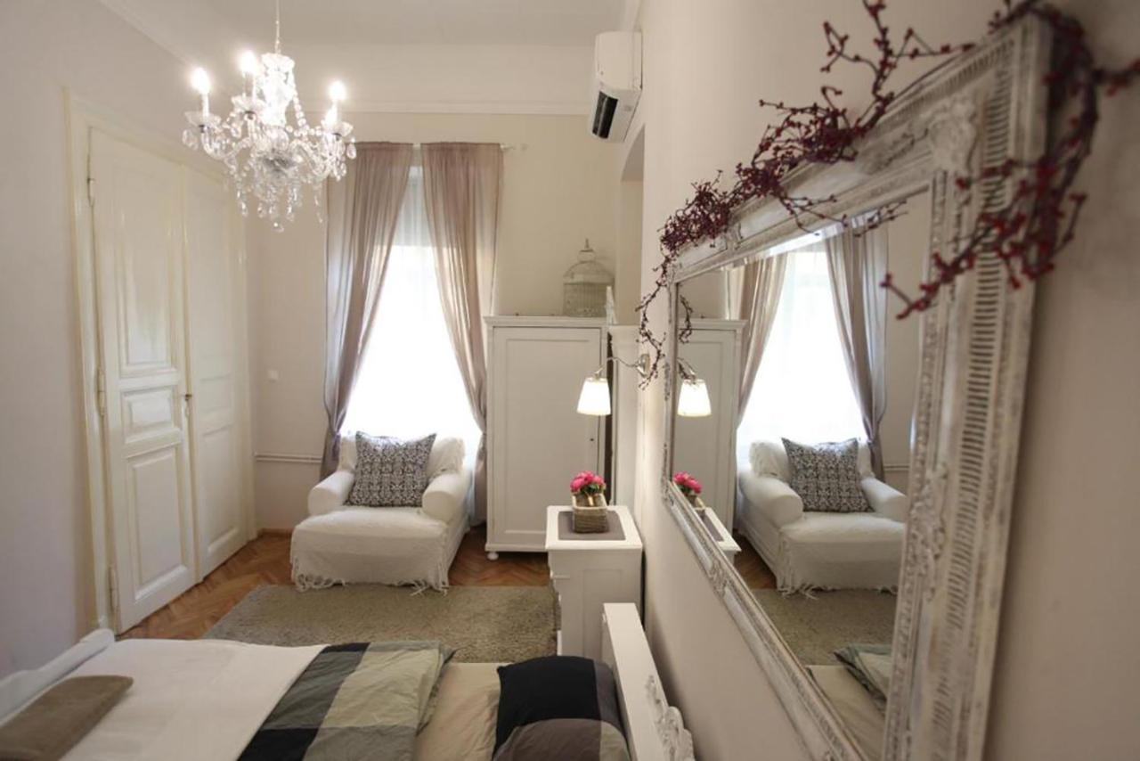 Vintage At Basilica Apartament *